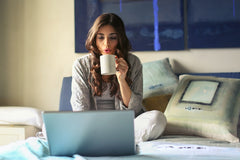 7 Bad Habits To Break While In Bed