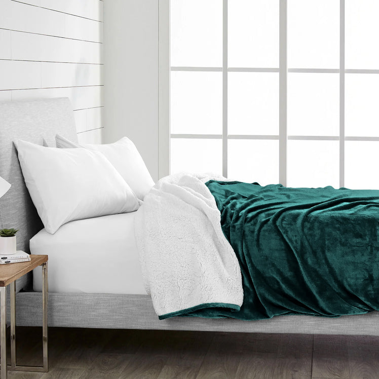Emerald Green Sherpa Throw Blanket