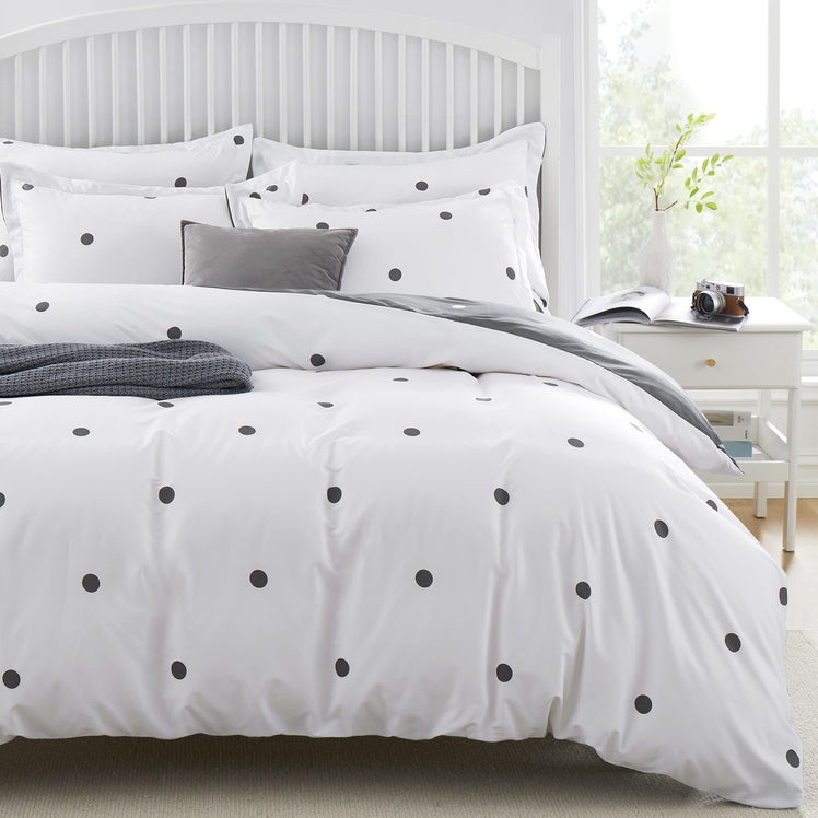 doted design white duvet set