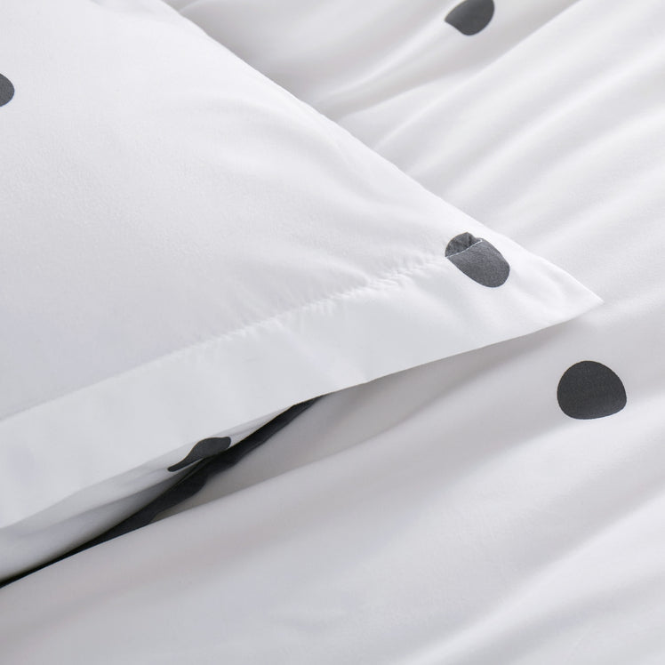 doted design white duvet bedding