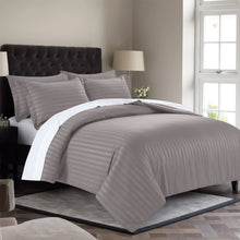 Grey Striped Bedding Set With Pillowcases