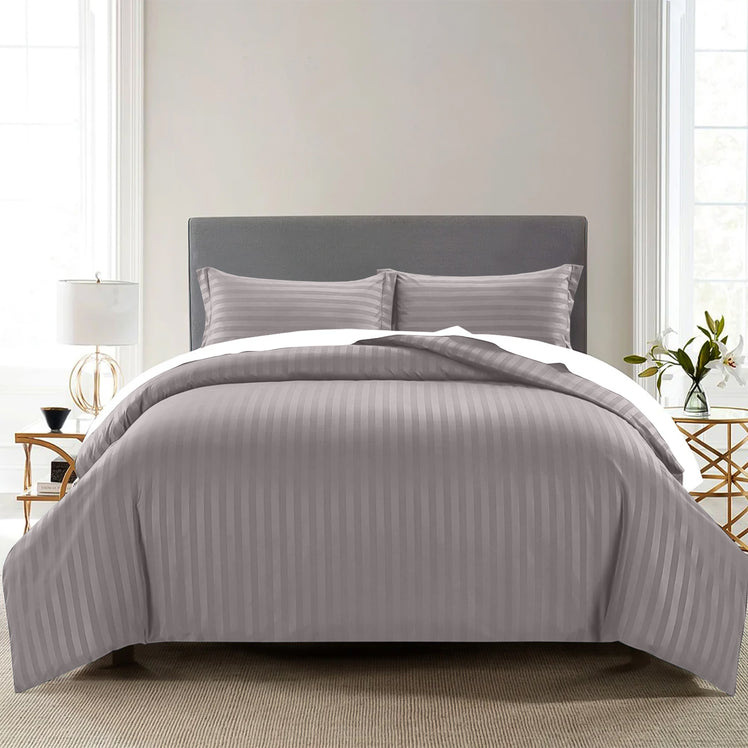 Grey Striped Bedding Set With Pillowcases